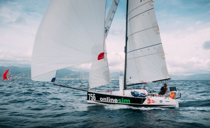 alberto bona onlinesim sulla linea di partenza della mini transat