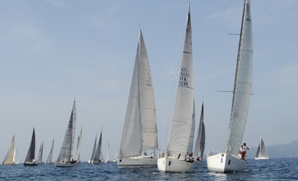 con il trofeo marina yachting al via il campionato vela autunno 2015 ycc