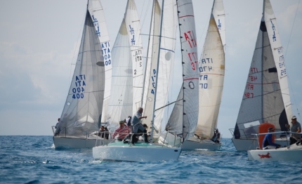 al via nelle acque di cervia il trofeo j24