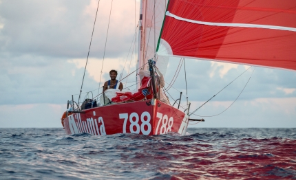 la mini transat parla italiano michele zambelli regala emozioni conquistando il secondo posto