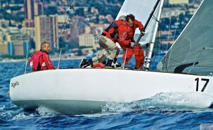 il j24 dejavu di ruggero spreafico vince il trofeo lario mi auto