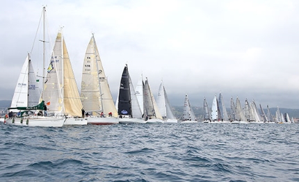 la lunga bolina trofeo millenium coastal race con 83 imbarcazioni al via record