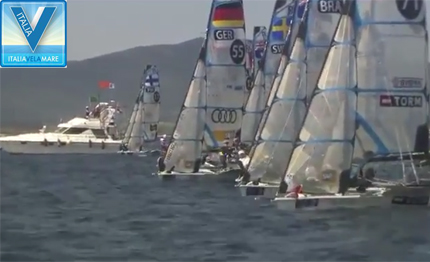 sailing world cup hyeres 49erfx in acqua video