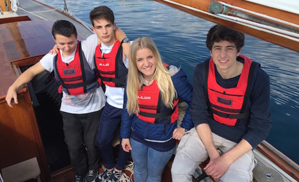 ragazzi del nautico di trieste in vela su aria