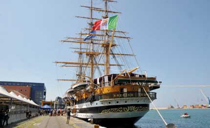 marina militare bari 13mila visitatori per la vespucci