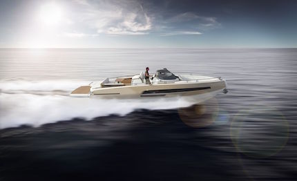 invictus yacht 370gt debutto mondiale al cannes yachting festival 2016