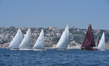 vele epoca napoli prima giornata sagittarius manitou al comando