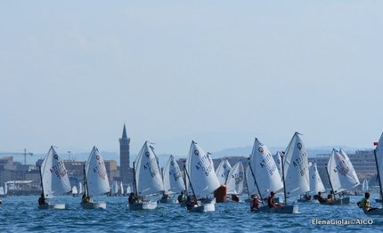 gli optimist gonfiano le vele civitanova marche