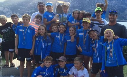 optimist la fraglia vela riva vince il trofeo simone lombardi
