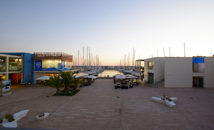 agora il salotto del porto incontri in piazza nel borgo di marina cala de medici