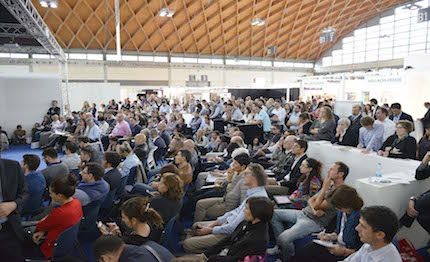 turismo digitale viaggiatori su 10 interagiscono coi social