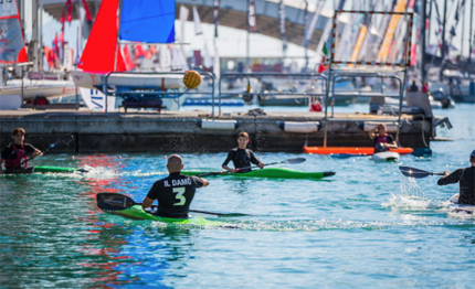 il salone nautico ha salutato con lo spettacolo degli sport acquatici