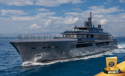 crn vince il best of the best 2016 di robb report con il megayacht atlante