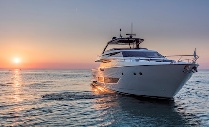 ferretti yachts 850 lusso potenza ed eleganza vanno in scena