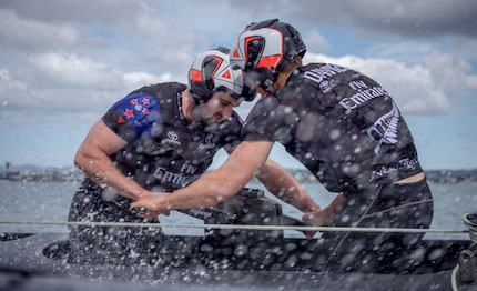 dainese rivoluziona la sicurezza in mare insieme emirates team new zealand