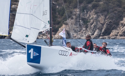 barcolana gestisce la flotta di 10 j70 di proprieta della legavela servizi