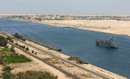suez continua il calo del traffico commerciale nel canale