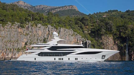 benetti annuncia la vendita del superyacht custom fb703