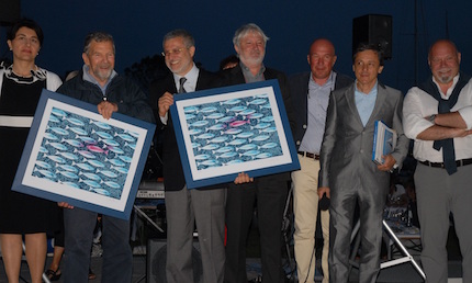 marina sant andrea con il premio voce dell adriatico lo swan open day