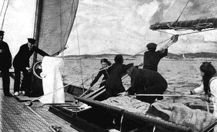 tornata in italia fiamma nera la barca del duce