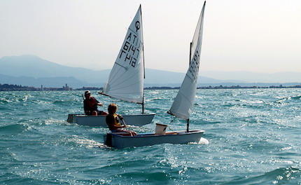la scuola di vela della fraglia vela desenzano