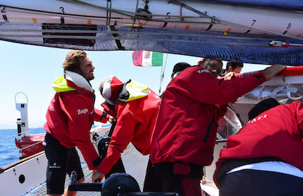 maserati multi70 battaglia per il comando tra multiscafi nella transpacific yacht race