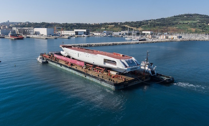 partito da napoli lo scafo del nuovo columbus 80m ha raggiunto ancona via mare