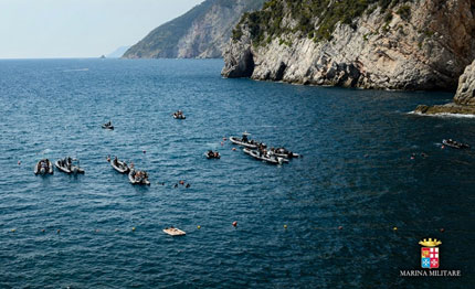 porto venere 50 subacquei disabili si immergono insieme agli incursori della marina militare
