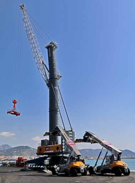 salerno container terminal schiera tutti suoi nuovi mezzi