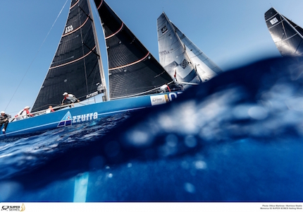 azzurra mantiene il controllo al vertice della 52 super series