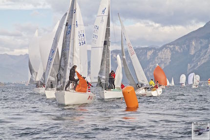 volata finale per la flotta j24 di genova portofino al campionato della lanterna