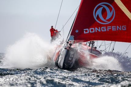 volvo ocean race dongfeng race team vince la in port di citta del capo red line