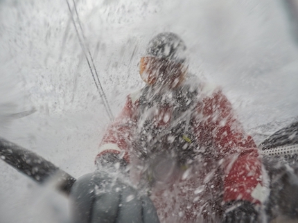 volvo ocean race il southern ocean colpisce ancora