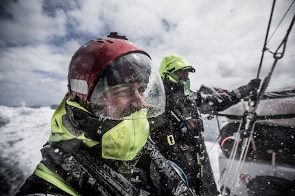 volvo ocean race dongfeng si nasconde per cercare il colpo