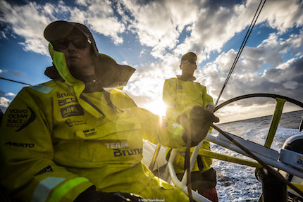 vor alberto bolzan team brunel prua su auckland