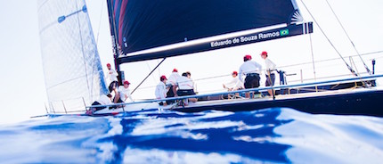 52 super series onda su la bandiera guardare al futuro