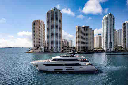 ferretti group al 33 palm beach international boat show