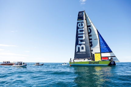 vor team brunel con italiano alberto bolzan vince la tappa piu dura