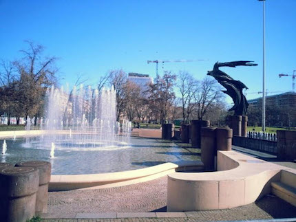 giornata nazionale del mare sfilata di marinai italia milano per il 50 anno del loro monumento