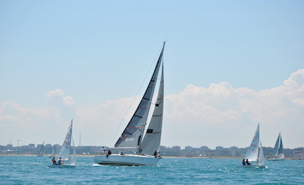race for the cure il 27 maggio bari la veleggiata