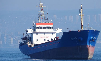 calabria intervento della guardia costiera sulla ades alla deriva nella notte senza luci