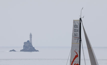 volvo ocean race dongfeng race team guida la flotta oltre il fastnet