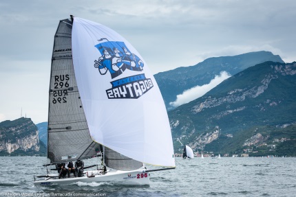 riva del garda la pioggia non spegne le scintille nella sfida dei melges