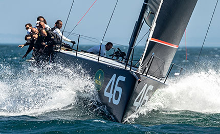 tp52 per luna rossa una cascais con qualche ombra