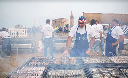 caorle festa del pesce una sfida colpi di sarde