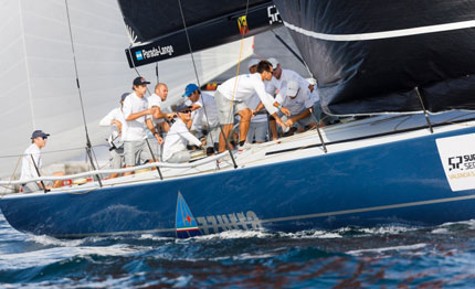 52 super series valencia va in testa azzurra