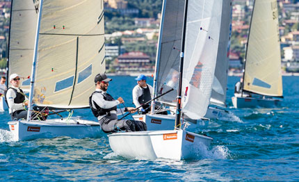vittoria dello spagnolo pablo guitian alla international finn cup di malcesine