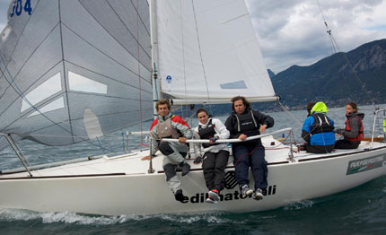 j24 marina di carrara eugenia de giacomo con five for fighting vince il campionato autunno