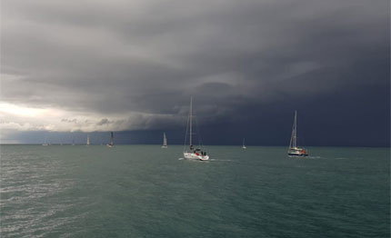 invernale riva di traiano pioggia vento per due belle regate
