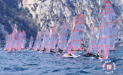 il circolo vela arco apre la stagione con la 29er easter regatta